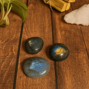 Rodado Plano de Labradorita - Mineral de la transformación